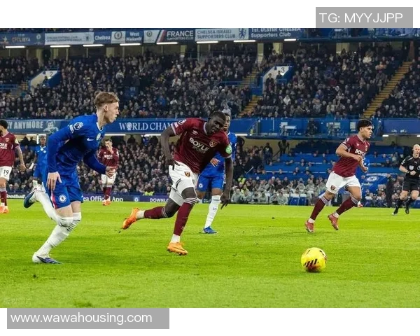 英超激战切尔西逆转利物浦争议判罚引发全场热议